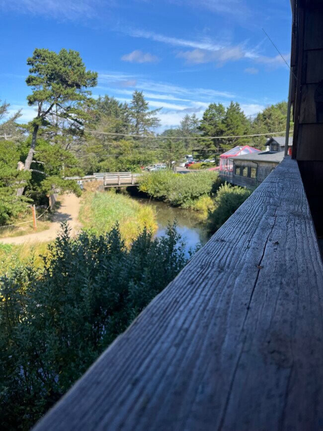 48988 U.S. 101 S in Neskowin, OR - Building Photo - Building Photo