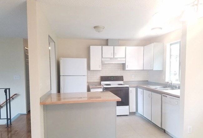 property at 3510 55th Ave NE