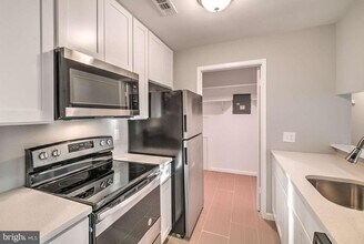 1302 Maresfield in Evesham, NJ - Building Photo - Building Photo