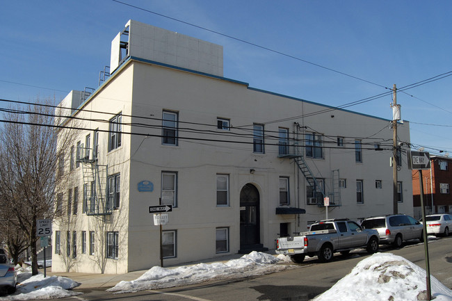 333 7th St in Fairview, NJ - Foto de edificio - Building Photo