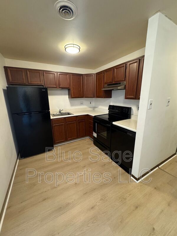 property at 2421 3rd Ave