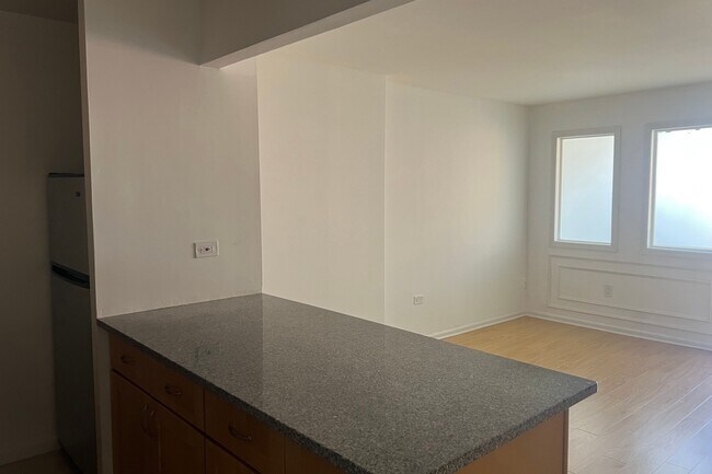 222 W 14th St in New York, NY - Building Photo - Building Photo