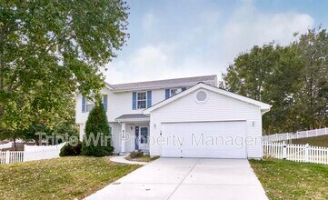 4310 Castle Rock Ct in St. Charles, MO - Building Photo - Building Photo