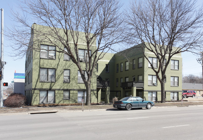 Blackstone Apartments in Lincoln, NE - Building Photo - Building Photo