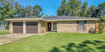 9260 Josey St in Beaumont, TX - Building Photo