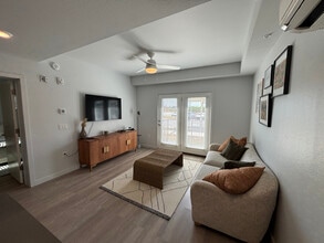 834 Cottonwood Pkwy in San Marcos, TX - Building Photo - Building Photo