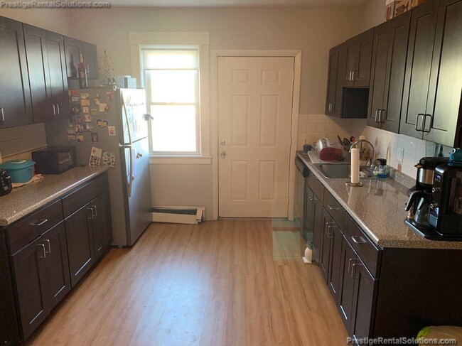 90 Nichols Ave, Unit A in Watertown, MA - Building Photo - Building Photo