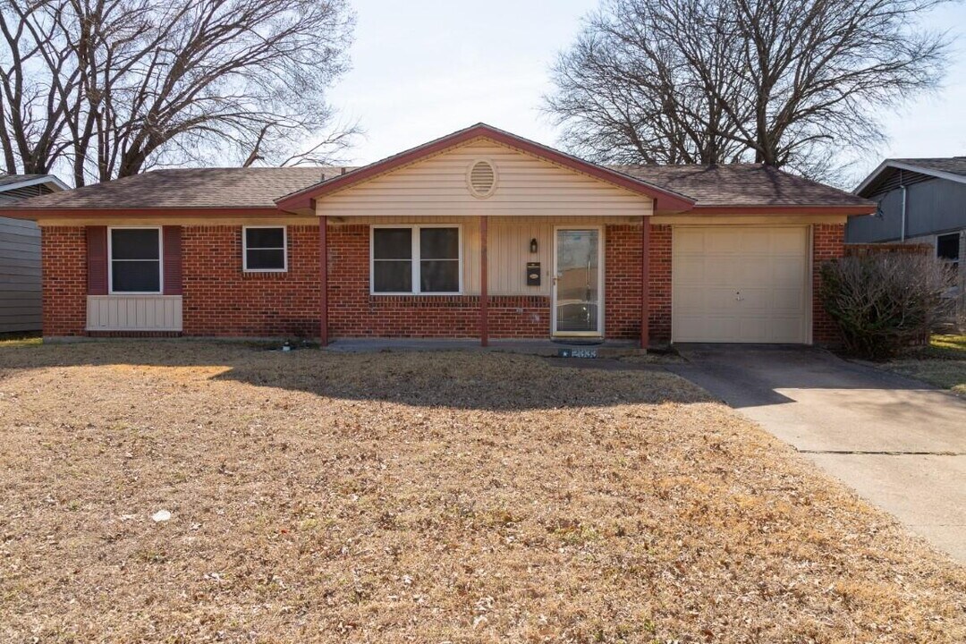 2333 Seabreeze Dr in Mesquite, TX - Building Photo