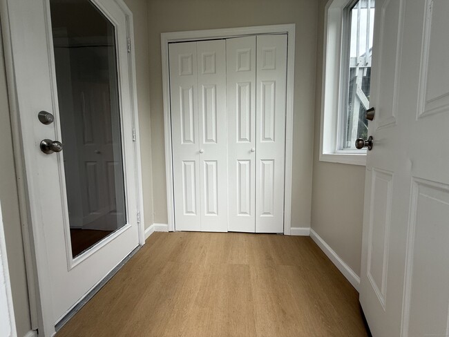 111 Fort Hale Rd in New Haven, CT - Building Photo - Building Photo