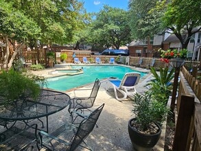 4050 Frankford Rd in Dallas, TX - Building Photo - Building Photo