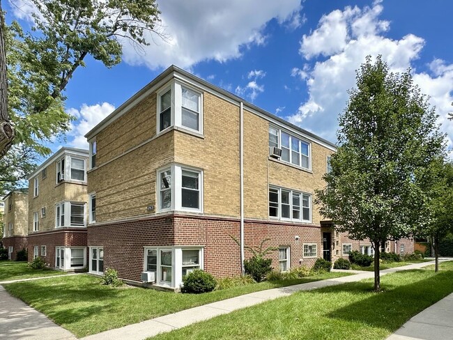 property at 6719 N California Ave