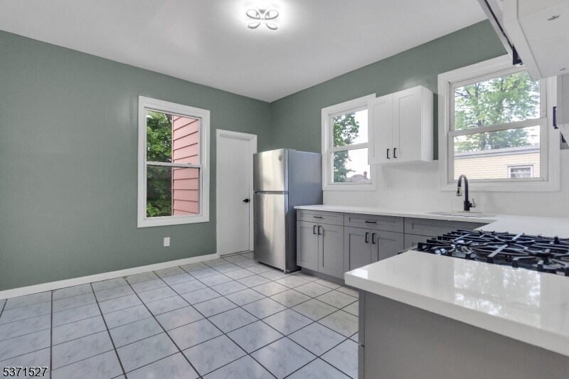 35 Coit St in Irvington, NJ - Building Photo