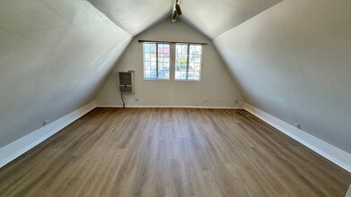 459 N Alfred St, Unit 1/2 in Los Angeles, CA - Foto de edificio - Building Photo