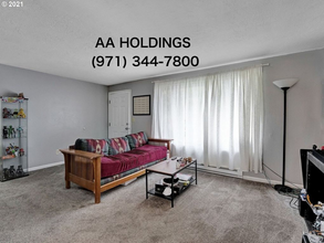 2314 NE Lombard St in Portland, OR - Foto de edificio - Building Photo