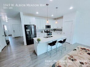 1049 Albion Meadow Way in Bluffdale, UT - Foto de edificio - Building Photo