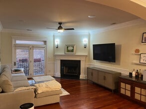 1442 W Fullerton Ave, Unit 3c in Chicago, IL - Foto de edificio - Building Photo