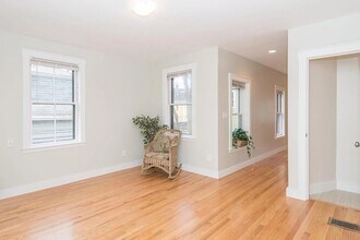 69 Dover St in Somerville, MA - Building Photo - Building Photo