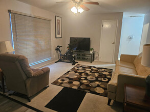 1622 Cinnamon Rd in Fort Wayne, IN - Building Photo - Building Photo
