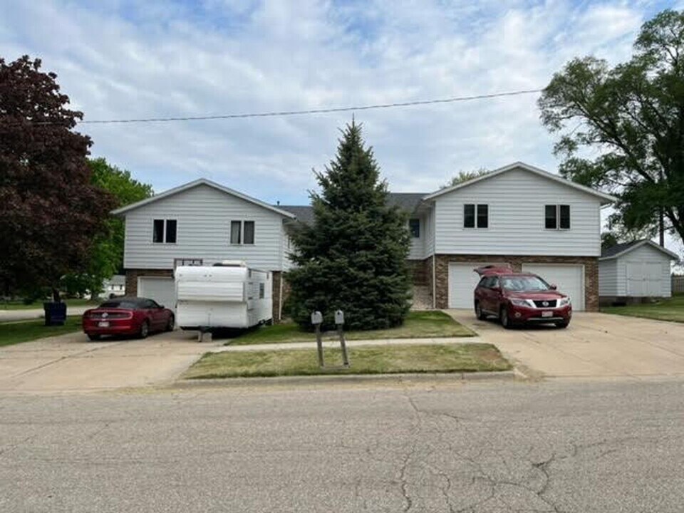 1616-1618 Wolcott St in Janesville, WI - Building Photo