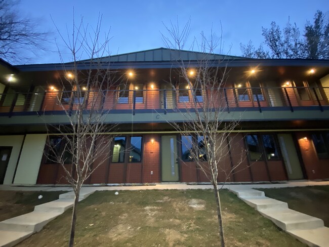 Twin Arch Apartments in Fayetteville, AR - Foto de edificio - Building Photo