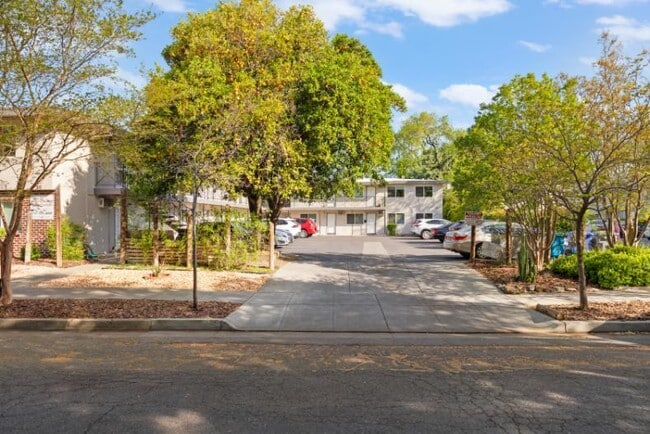 311 7th St in Davis, CA - Building Photo - Building Photo