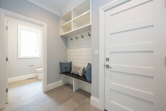 962 Walnut St in Newton, MA - Building Photo - Building Photo