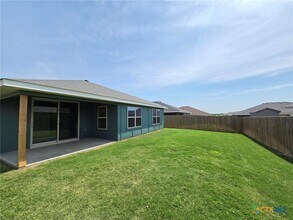 818 Freedom Cir in Nolanville, TX - Building Photo - Building Photo