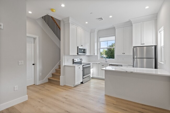 186 Bedford St in Lexington, MA - Foto de edificio - Building Photo