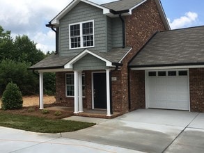 6693 Pine Ridge Dr in Denver, NC - Building Photo - Building Photo