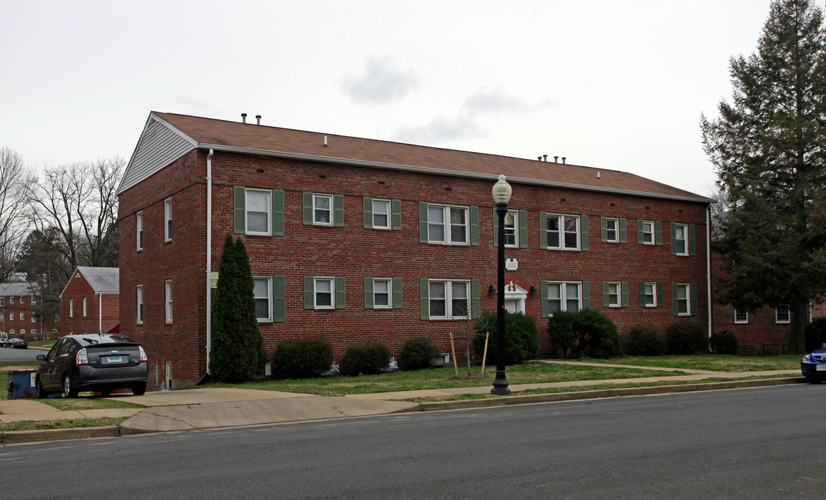 1117 N Kenilworth St in Arlington, VA - Foto de edificio