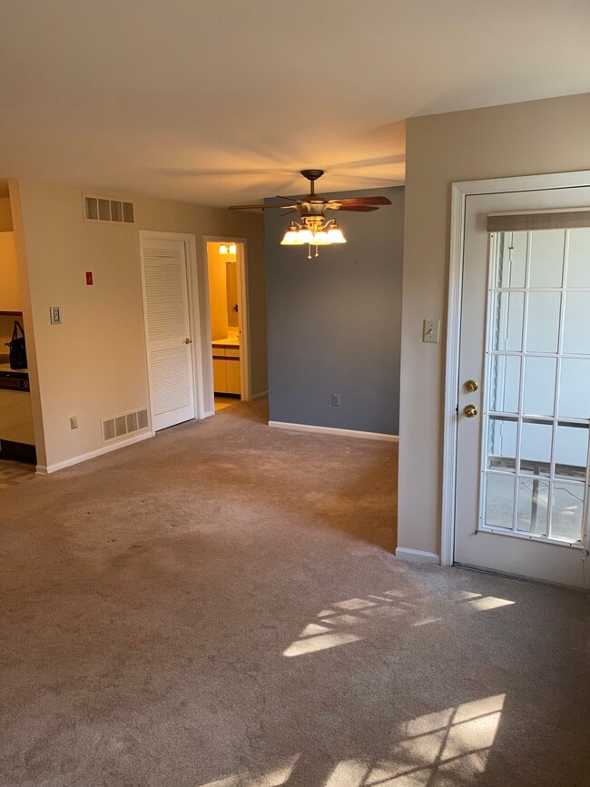 104 Diamond Dr in Newtown, PA - Building Photo - Building Photo