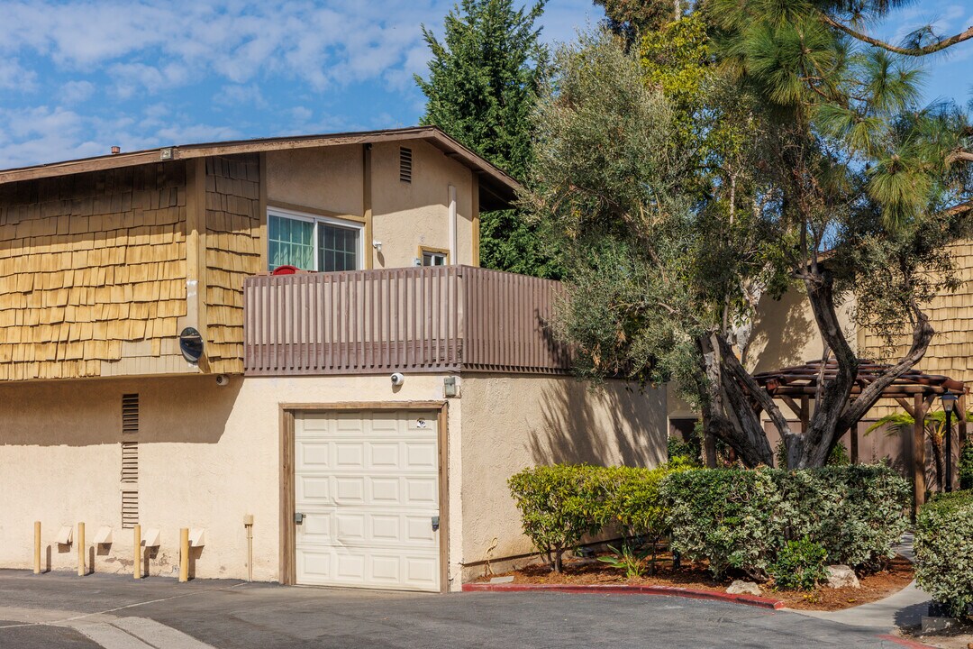 3050 S Bristol St in Santa Ana, CA - Building Photo