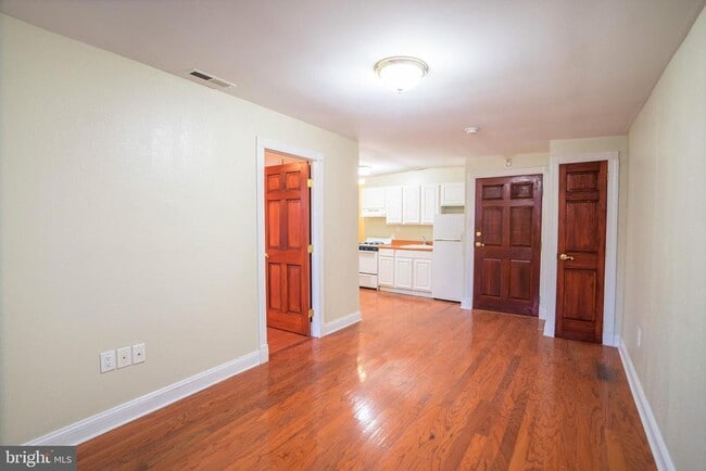 property at 1124 E Passyunk Ave