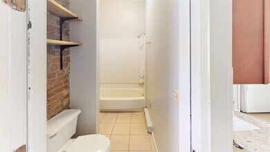 426 Ada St in Cincinnati, OH - Building Photo - Building Photo