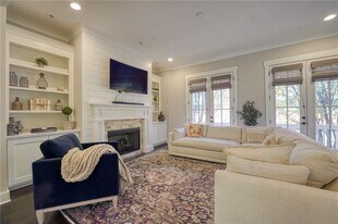 984 Memorial Walk SE in Atlanta, GA - Building Photo