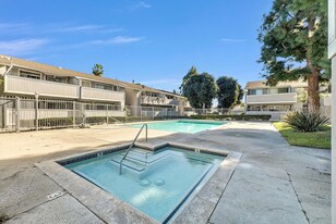 1250 S Brookhurst St in Anaheim, CA - Building Photo