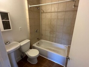 121 Sturtevant St in Highland Park, MI - Building Photo - Building Photo