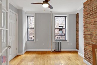 120 1st Ave., Unit 3 in New York, NY - Building Photo - Building Photo