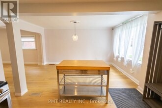 15 Dalecrest Dr in Toronto, ON - Building Photo - Building Photo