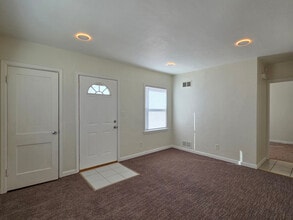 3804 Johnson Ave, Unit 3804 in Davenport, IA - Foto de edificio - Building Photo