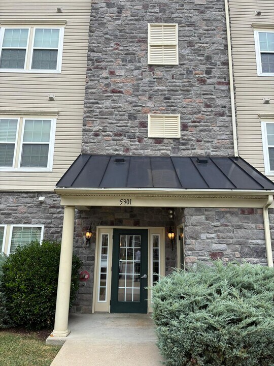 5301 Wyndholme Cir in Baltimore, MD - Building Photo