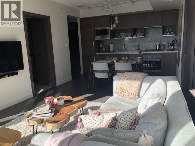 68 Smithe St in Vancouver, BC - Building Photo - Building Photo