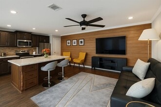 6325 Riverview Way in Houston, TX - Building Photo - Building Photo