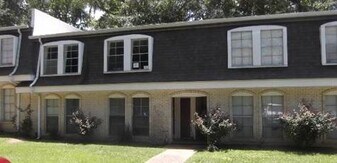 2020 Continental Avenue, Unit 105 in Tallahassee, FL - Building Photo
