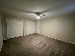 46398 Max Harder Rd N, Unit Apt B in Sprague, WA - Foto de edificio - Building Photo