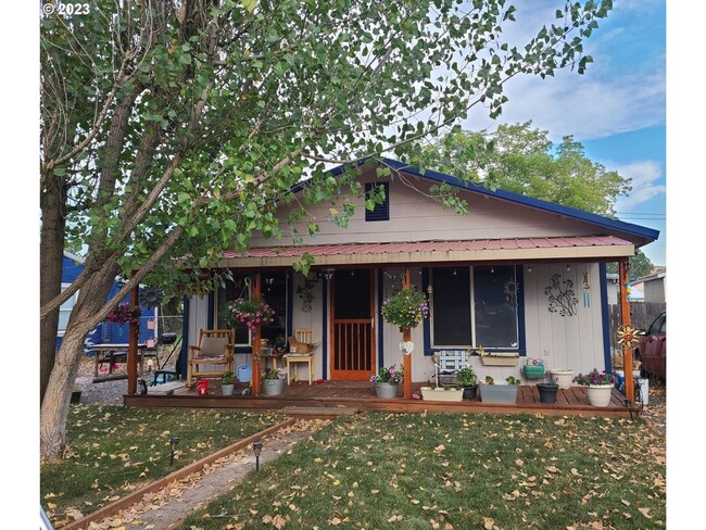 property at 155 N 17th Ave