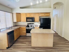 12572 W Almeria Rd in Avondale, AZ - Building Photo - Building Photo