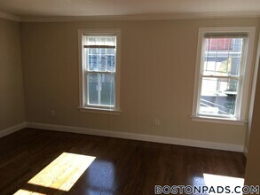 50 Townsend St, Unit 2 in Boston, MA - Foto de edificio - Building Photo