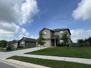 317 Denison Dm in Cibolo, TX - Building Photo - Building Photo