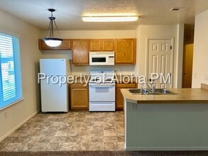 1053 W Pine Ave in Meridian, ID - Building Photo - Building Photo